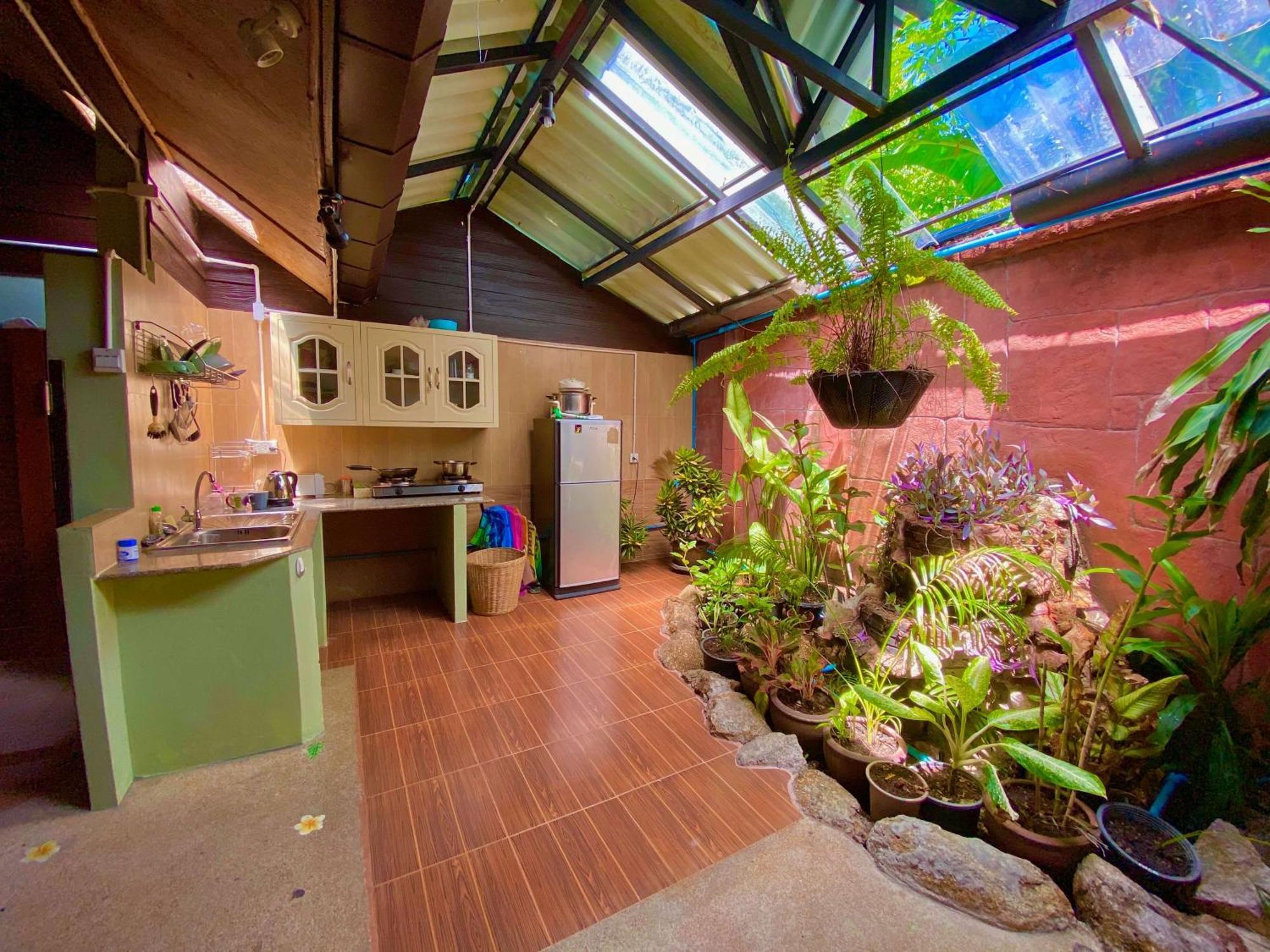 Shanti Lodge Phuket Chalong Extérieur photo