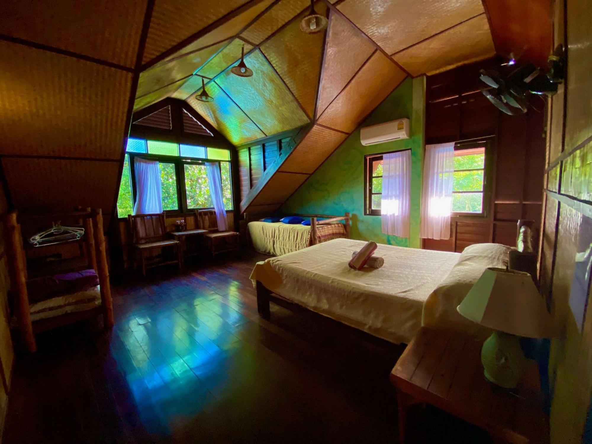 Shanti Lodge Phuket Chalong Extérieur photo