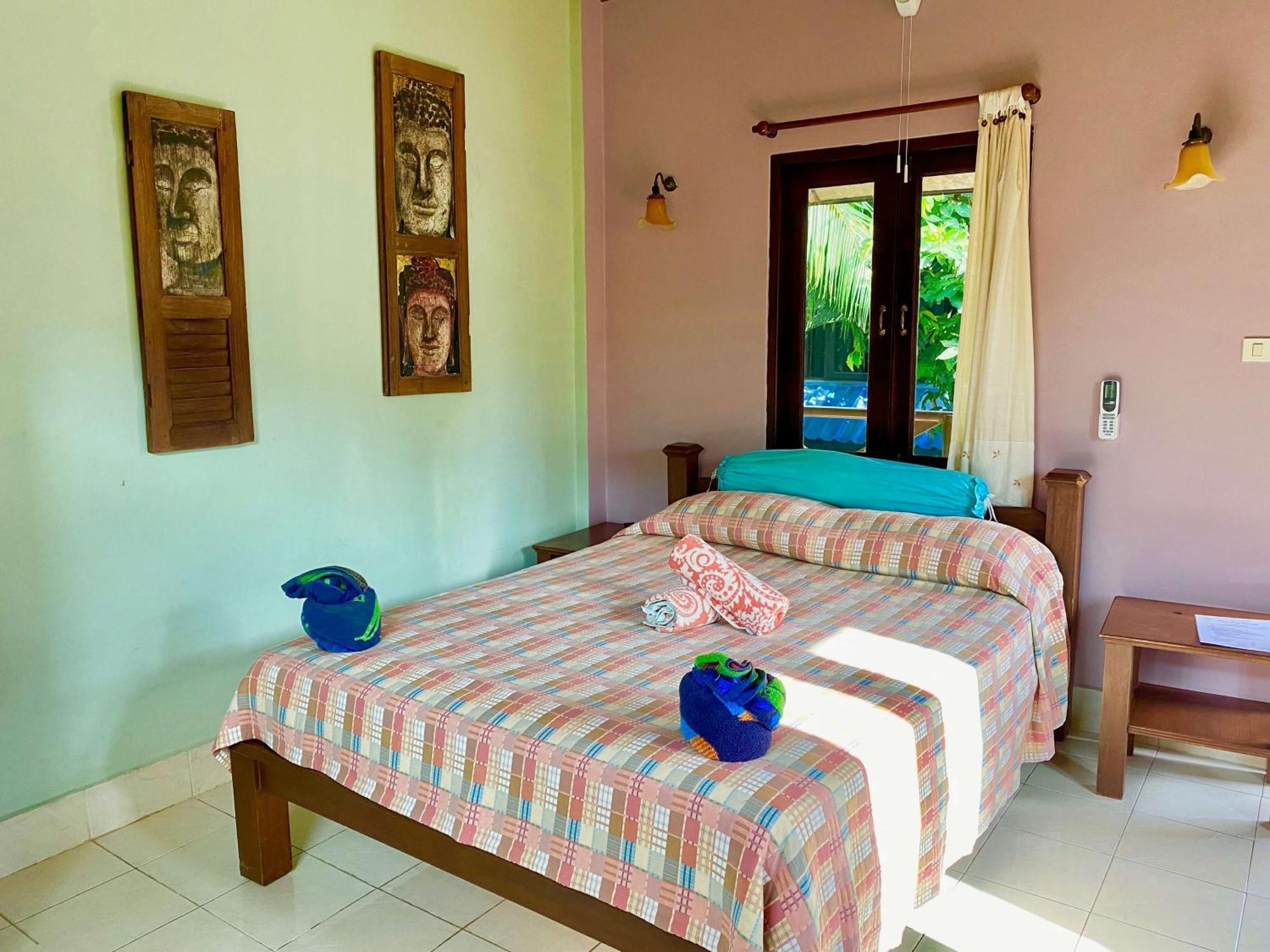 Shanti Lodge Phuket Chalong Extérieur photo