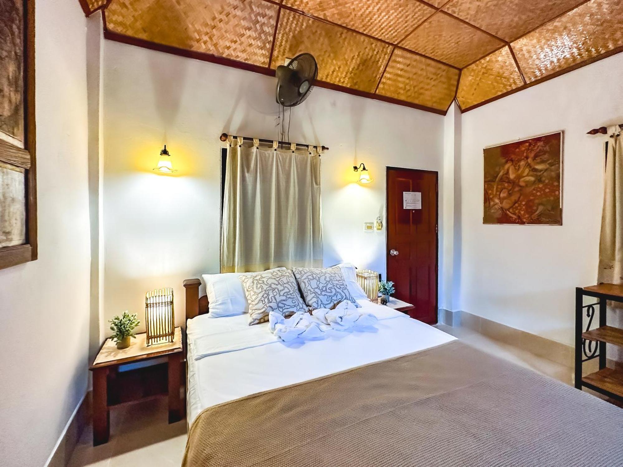 Shanti Lodge Phuket Chalong Extérieur photo